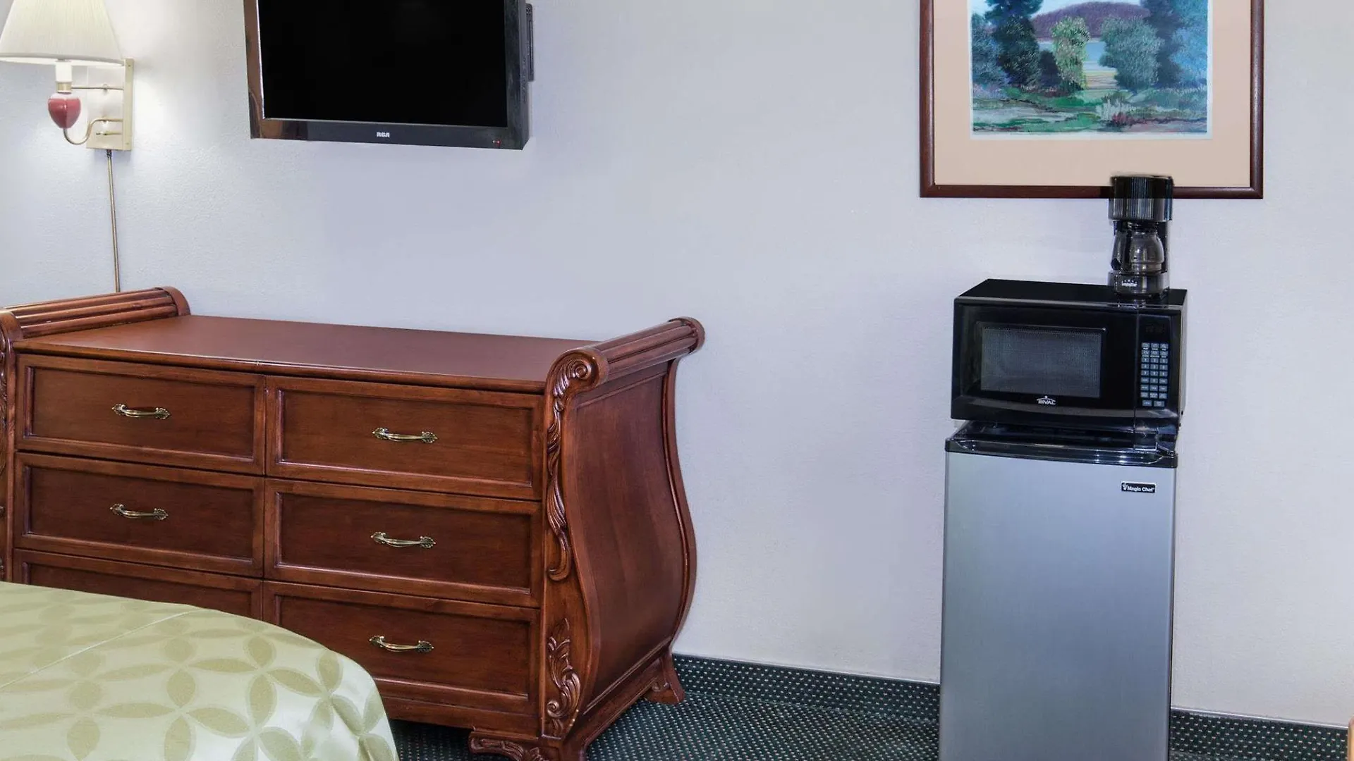 Days Inn By Wyndham Ontario Airport Motel