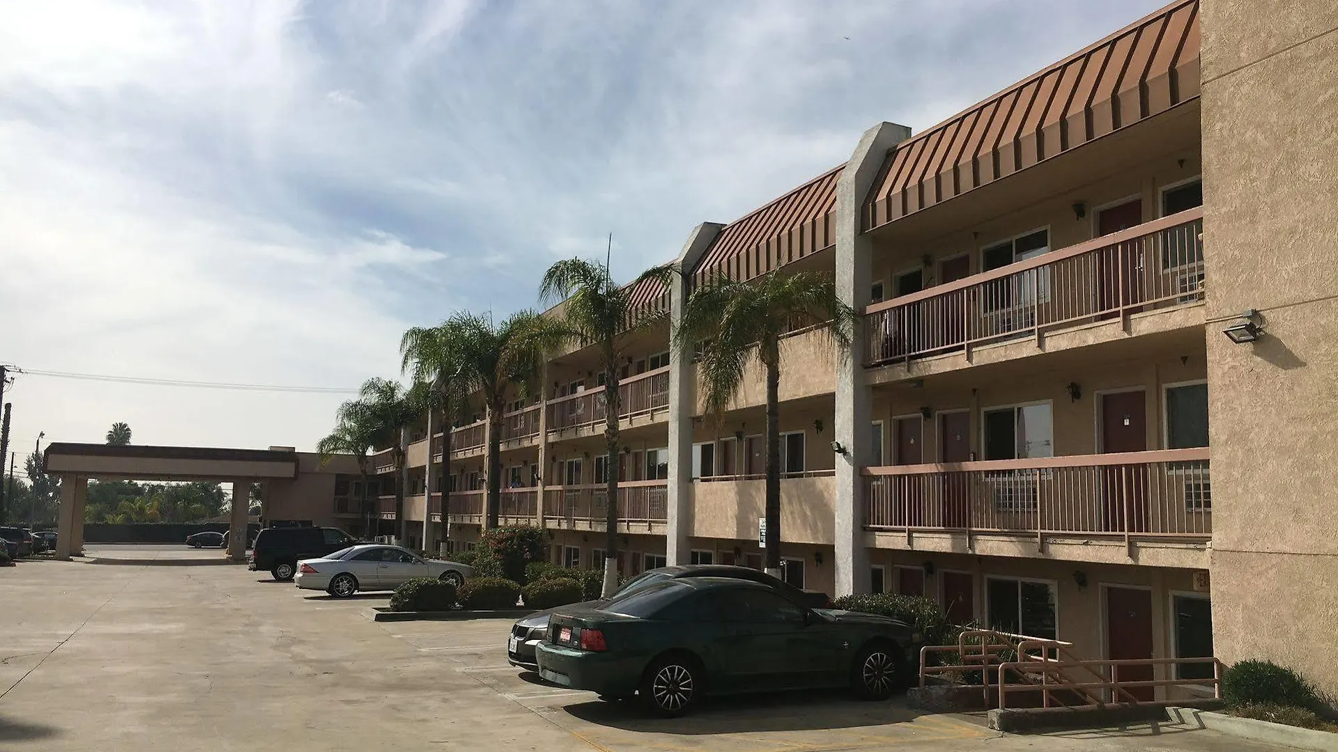 Days Inn By Wyndham Ontario Airport Motel